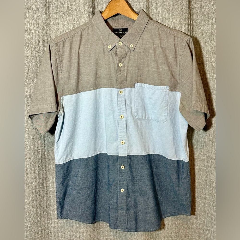 United By Blue Men’s Medium Button Up Shirt Denim Blue Gray Beach Casual Rare